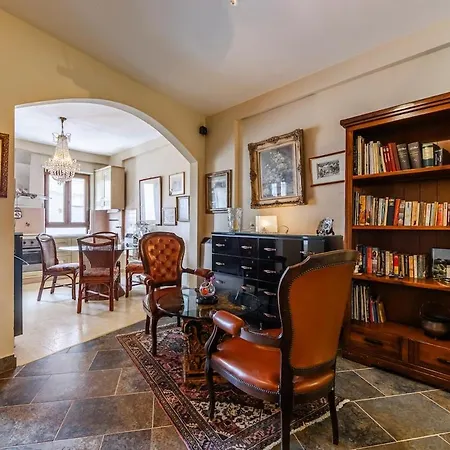Charming 1br In Center Daire *