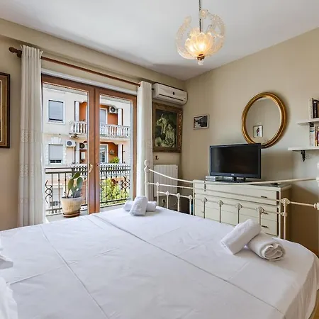 Charming 1br In Center Apartment *