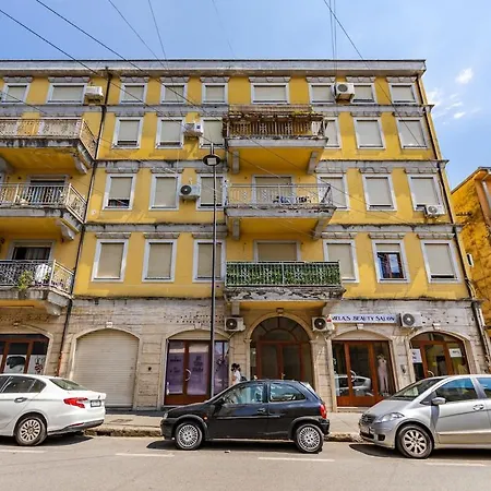 Charming 1br In Center Apartment *